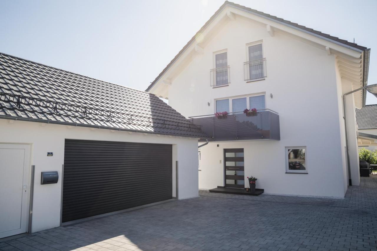 Ferienwohnung Am Zeppelin Hangar FDH Exterior foto